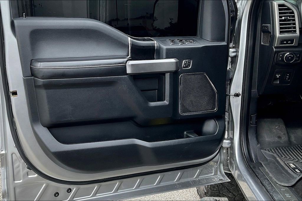 Used 2020 Ford F150 Platinum w/ Equipment Group 701A Luxury AWD/4WD image 18