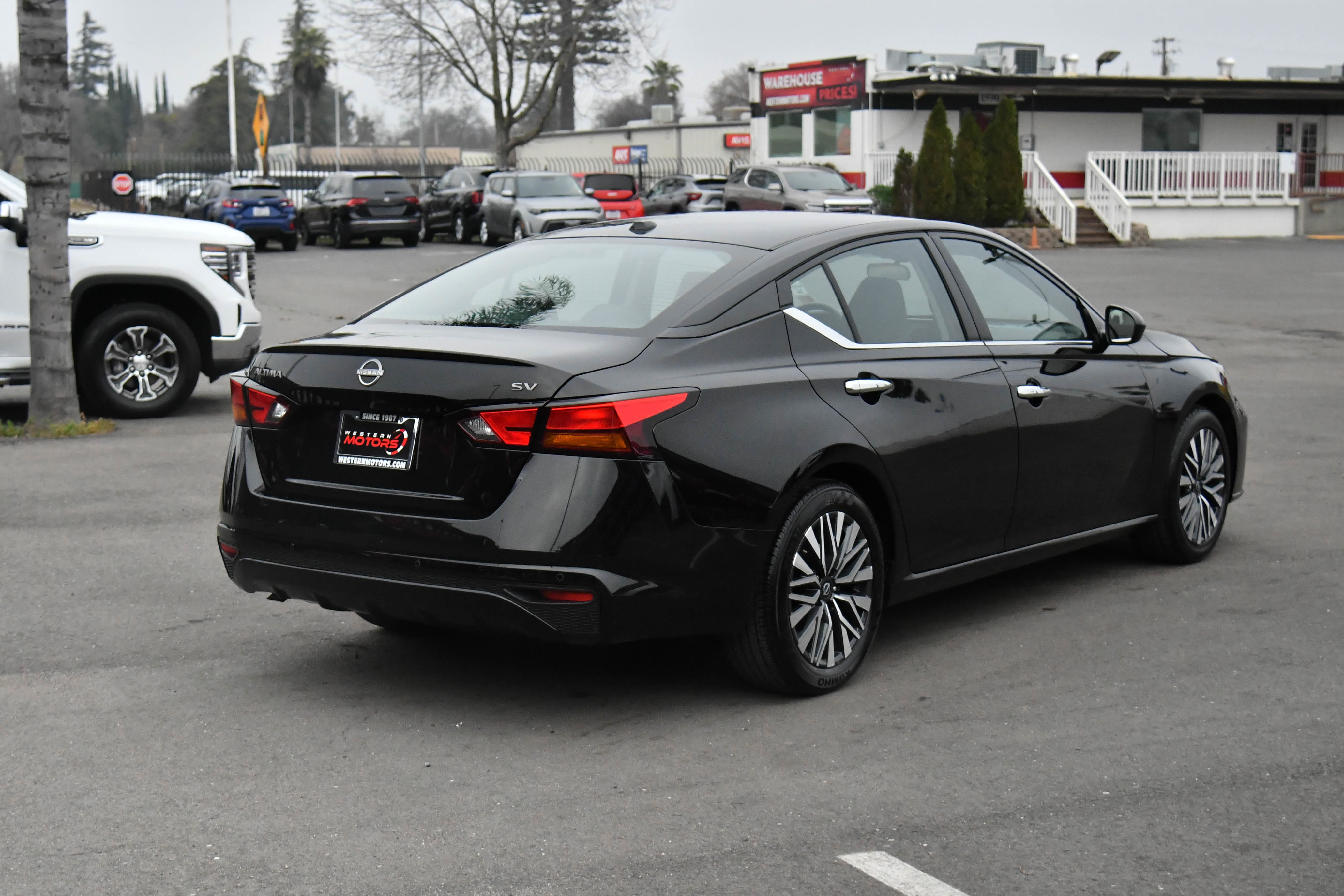 Used 2024 Nissan Altima 2.5 SV image 8