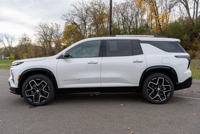 Used 2025 Chevrolet Traverse High Country image 9
