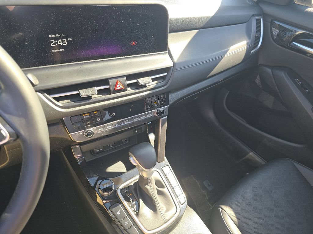 Used 2024 Kia Seltos EX image 31