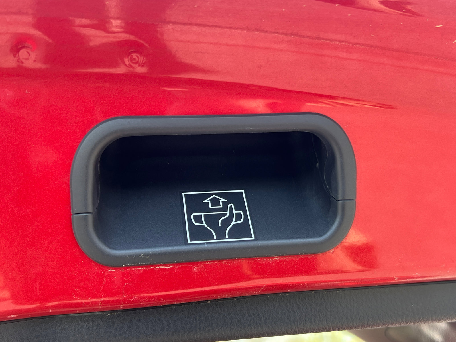 Used 2021 Toyota C-HR XLE FWD image 19