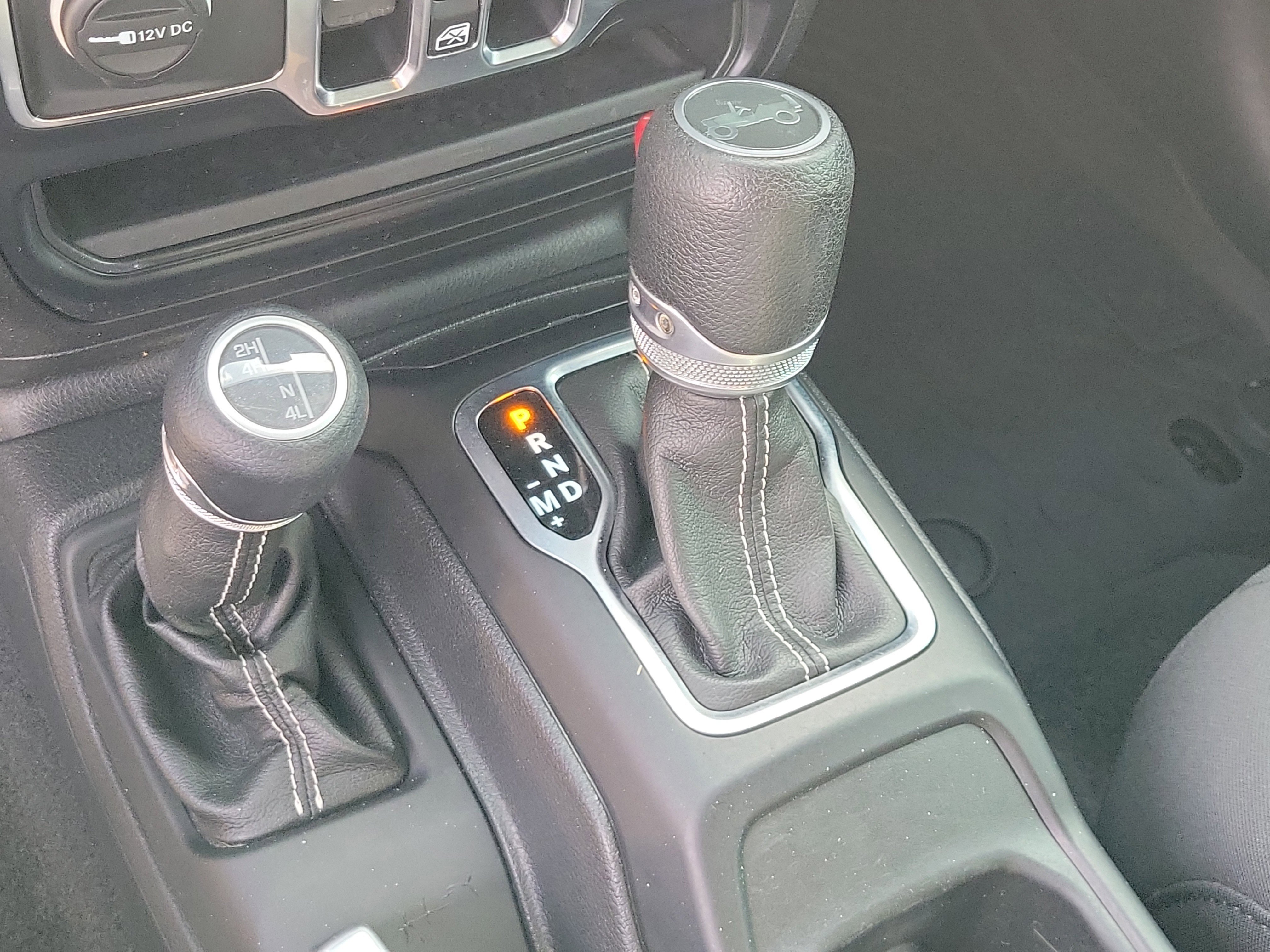 Used 2019 Jeep Wrangler Unlimited Sahara AWD/4WD image 29