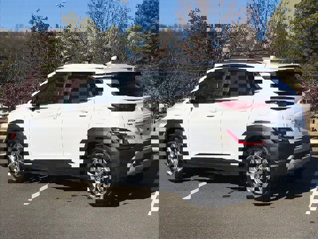 Used 2023 Hyundai Kona SEL image 3