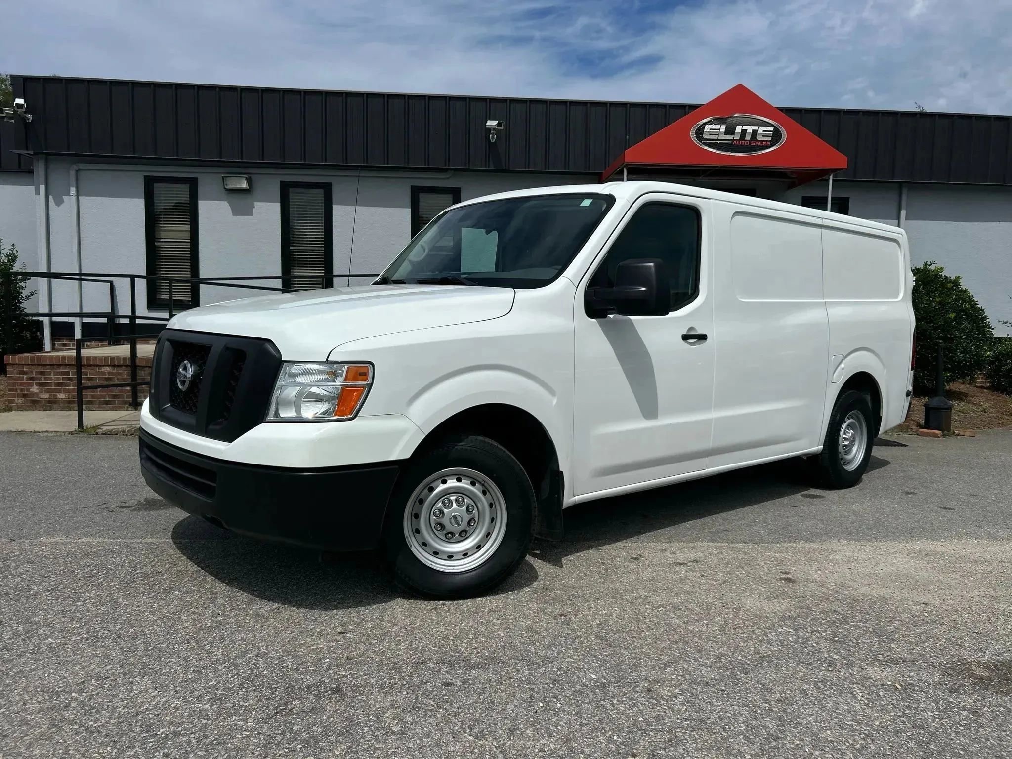 Used 2016 Nissan NV 2500 S w/ Power Package RWD image 3