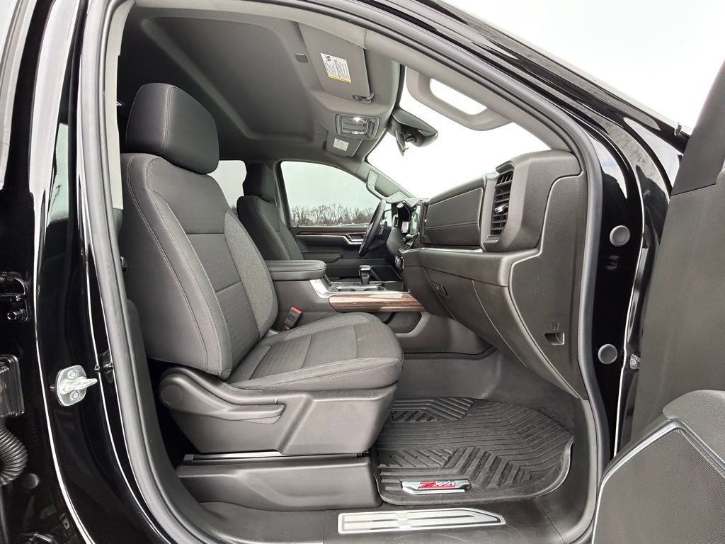 Used 2025 Chevrolet Silverado 1500 RST image 23