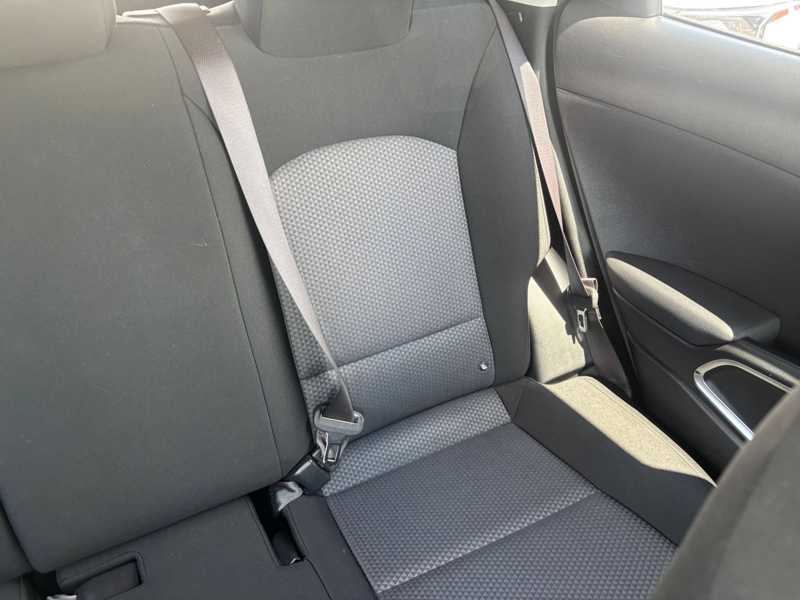 Used 2025 Kia Soul LX w/ LX Technology Package FWD image 34
