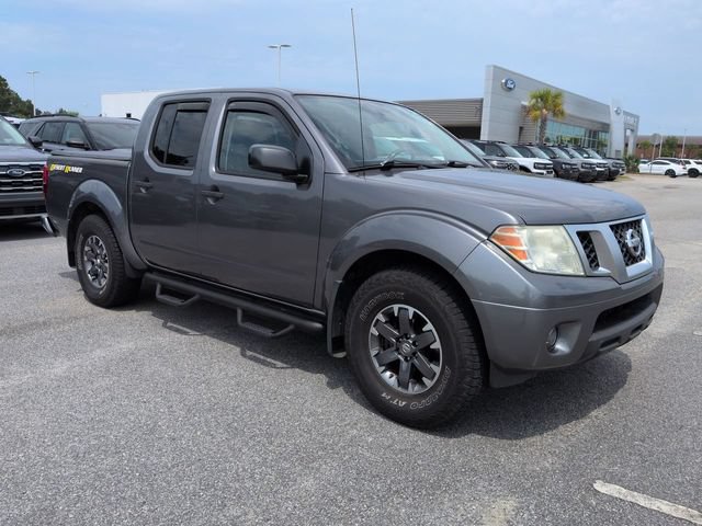 Used 2019 Nissan Frontier Desert Runner RWD image 2