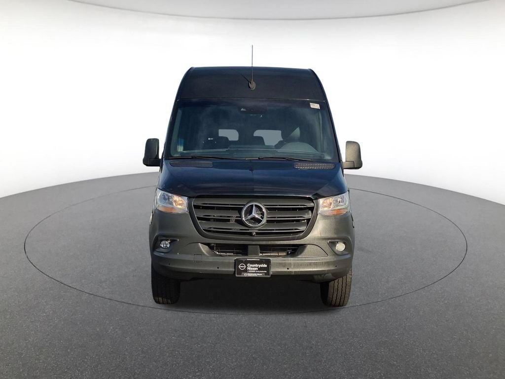 Used 2021 Mercedes-Benz Sprinter 2500 image 2