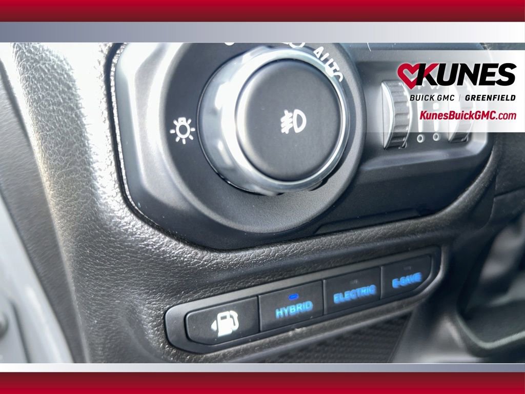 Used 2022 Jeep Wrangler Unlimited Sahara 4xe w/ Cold Weather Group image 18