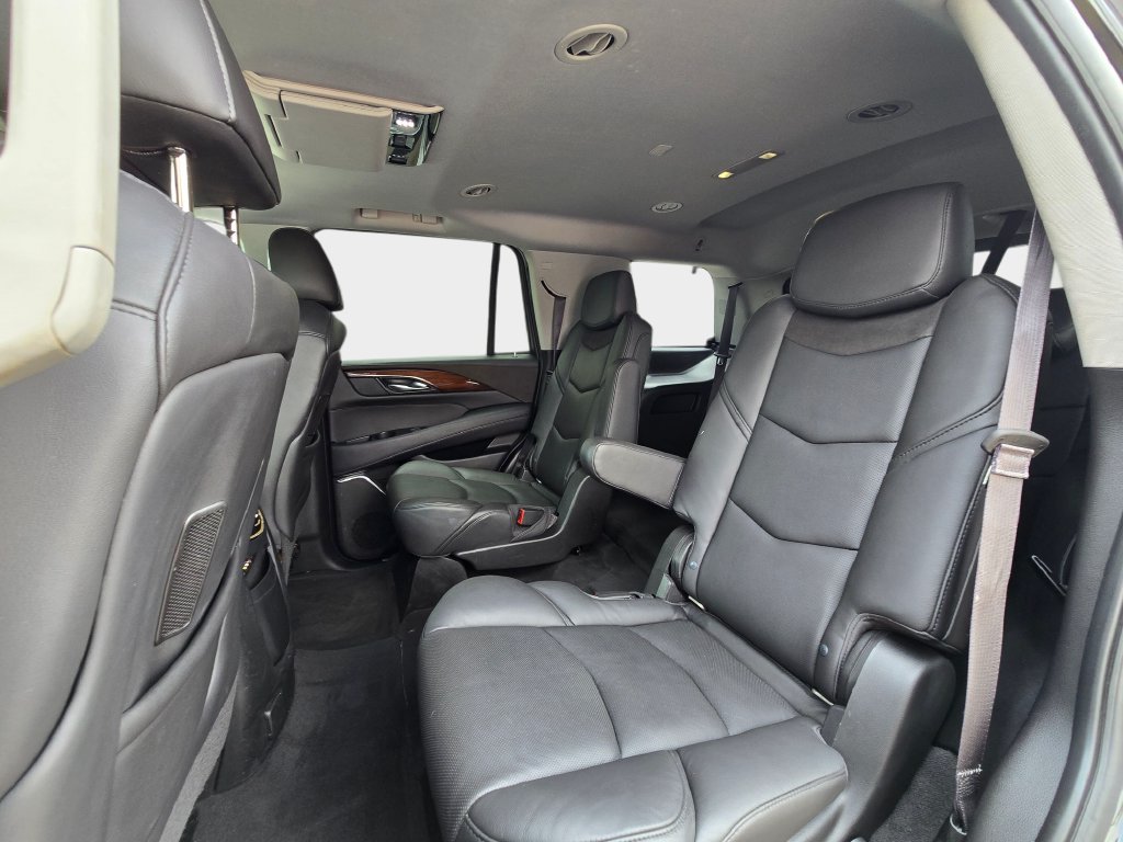 Used 2016 Cadillac Escalade Luxury AWD/4WD image 17