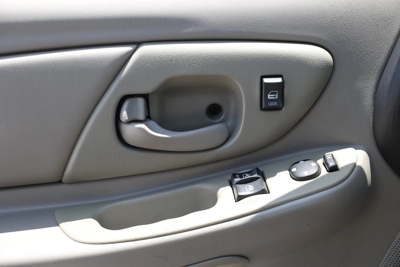 Used 2002 Chevrolet Monte Carlo LS w/ Preferred Equipment Group 1 FWD image 41