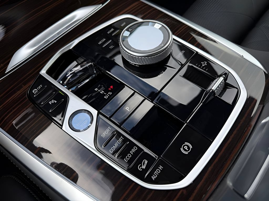 New 2027 BMW X7 xDrive40i w/ Executive Package AWD/4WD image 19