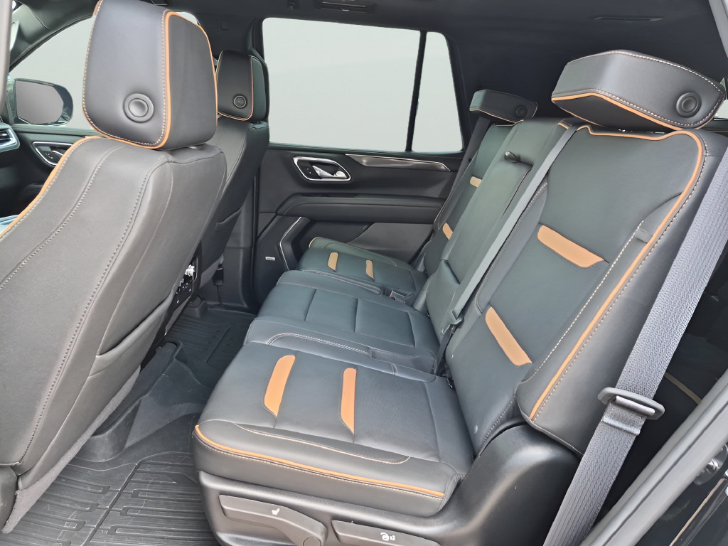 Used 2024 GMC Yukon AT4 w/ AT4 Premium Plus Package AWD/4WD image 32