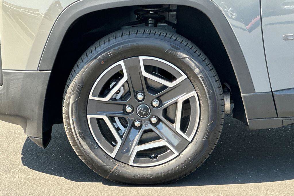New 2026 Jeep Cherokee Laredo AWD/4WD image 25