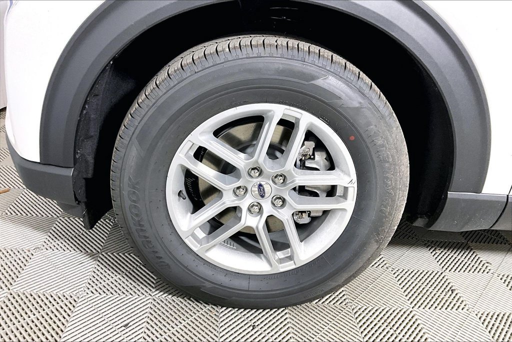 New 2026 Ford Explorer Active w/ Active Comfort Package RWD image 11