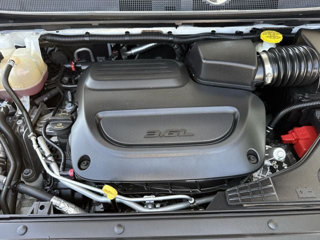 Used 2023 Chrysler Pacifica Touring-L FWD image 32