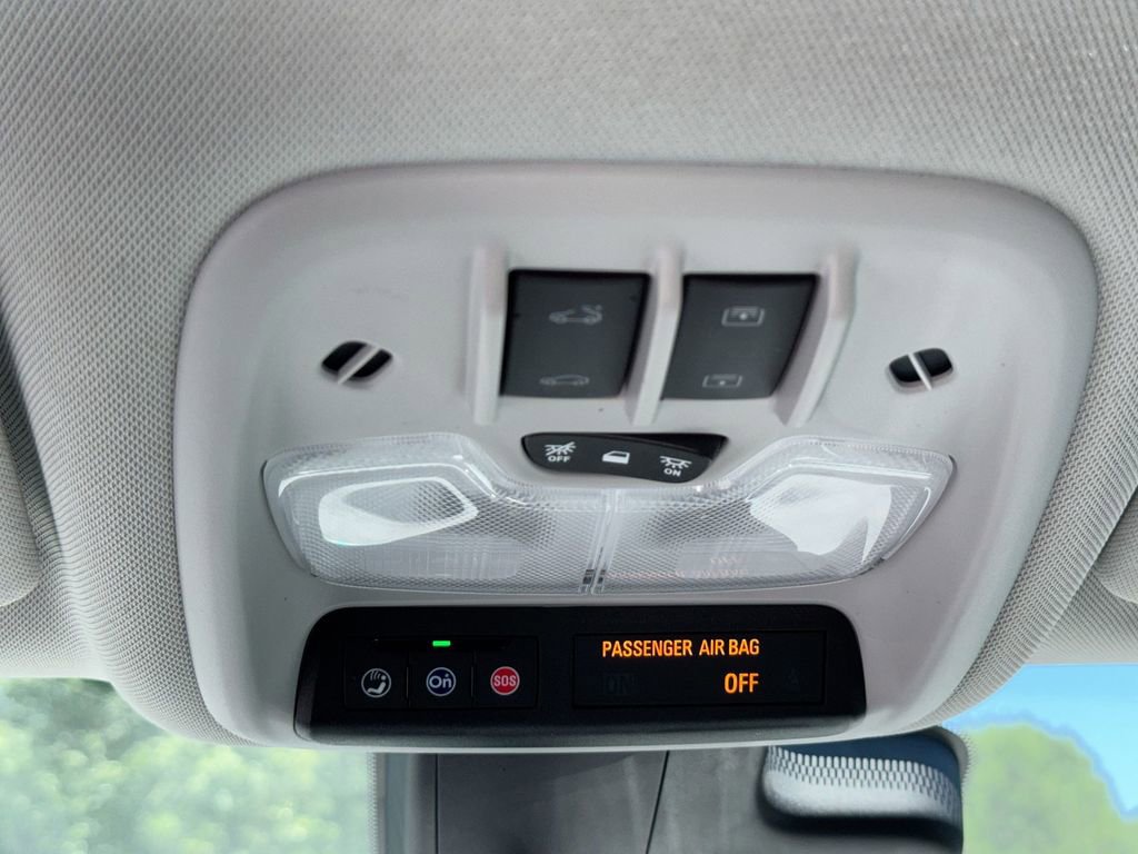 Used 2022 Chevrolet Bolt EUV Premier w/ Launch Edition FWD image 19