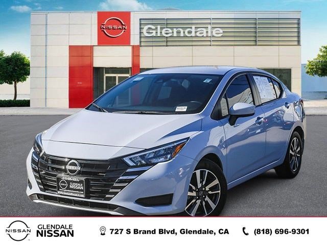 Used 2025 Nissan Versa SV w/ Trunk Package FWD image 1