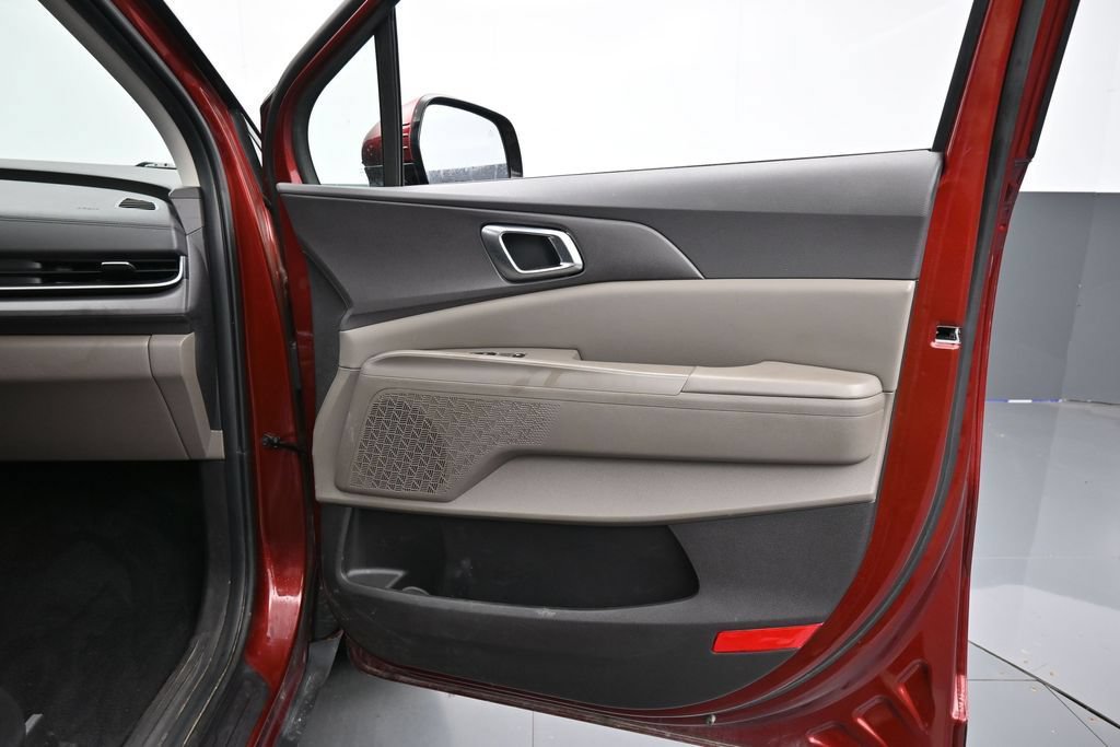Used 2025 Kia Carnival EX FWD image 25