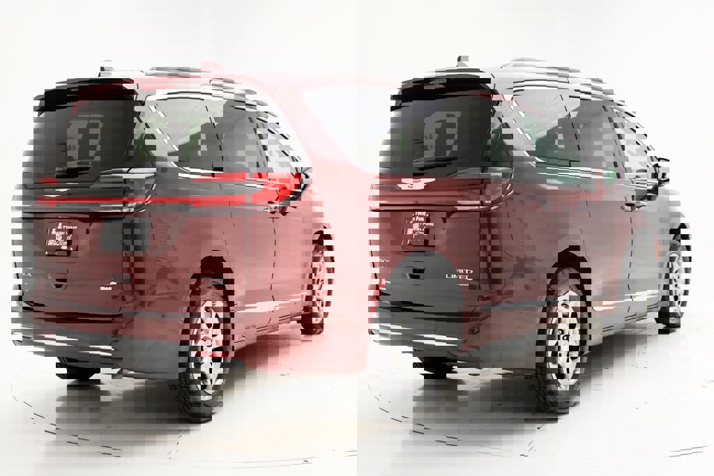 Used 2022 Chrysler Pacifica Limited image 9