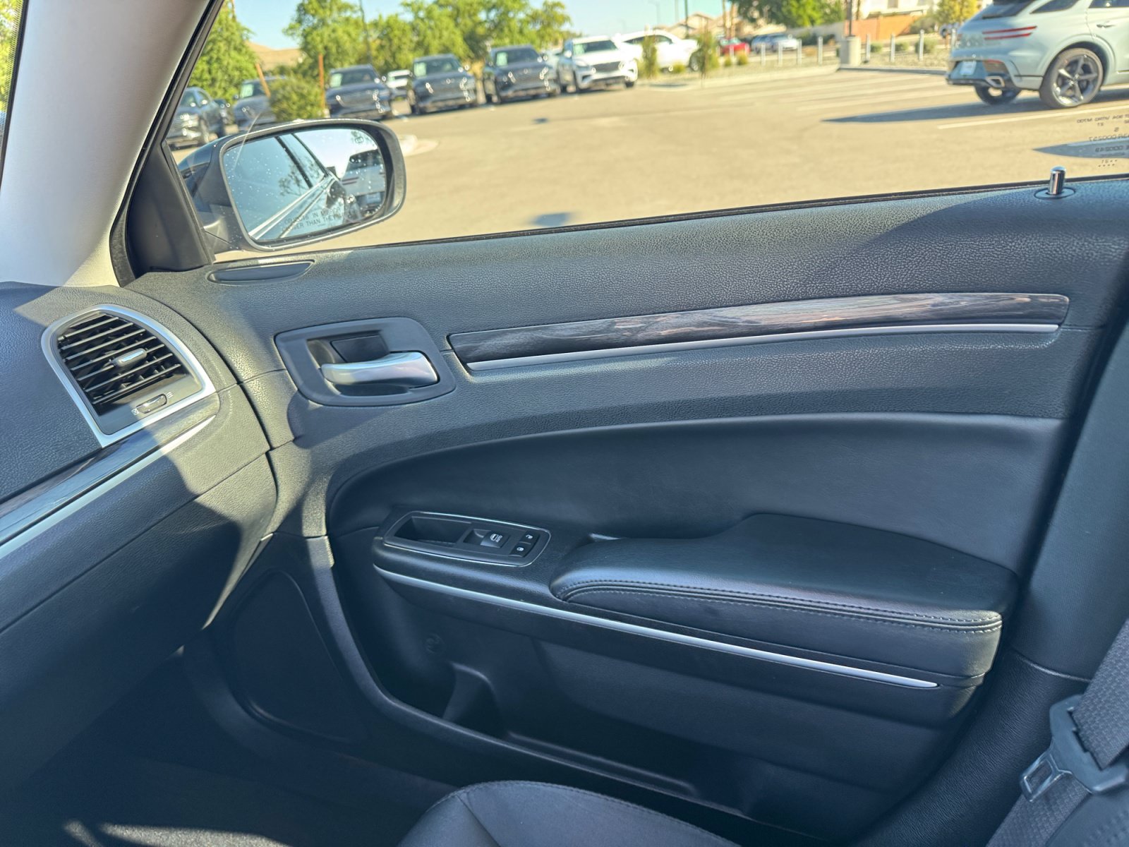 Used 2021 Chrysler 300 Touring w/ Sport Appearance Package RWD image 16