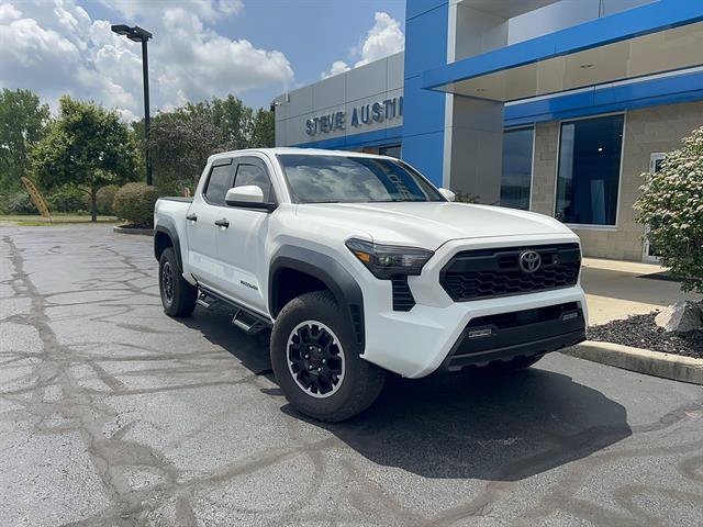 Used 2025 Toyota Tacoma TRD Off-Road AWD/4WD image 1