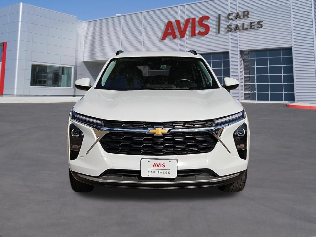 Used 2025 Chevrolet Trax LT w/ LT Convenience Package FWD image 2