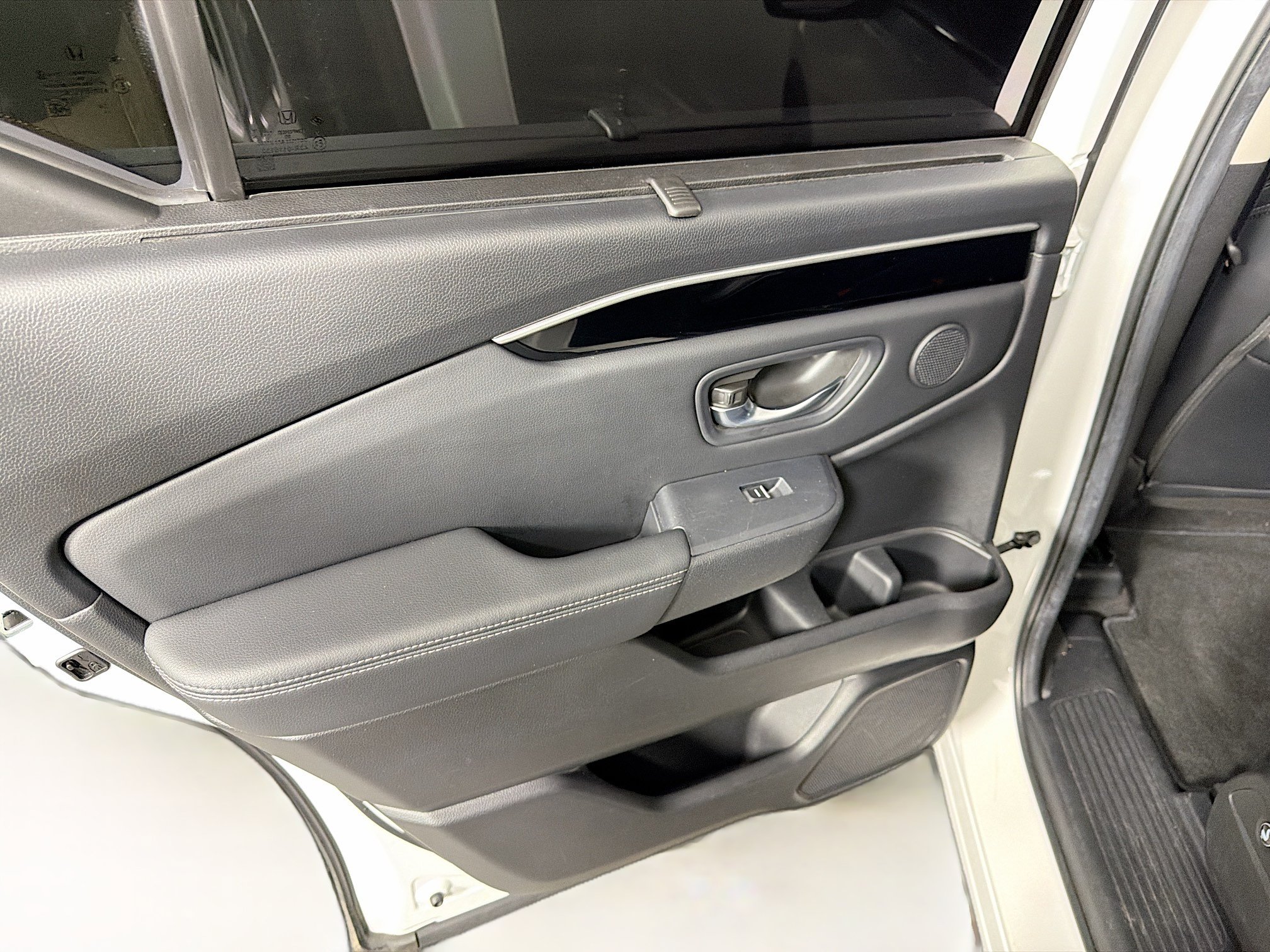 Used 2025 Honda Pilot EX-L image 25