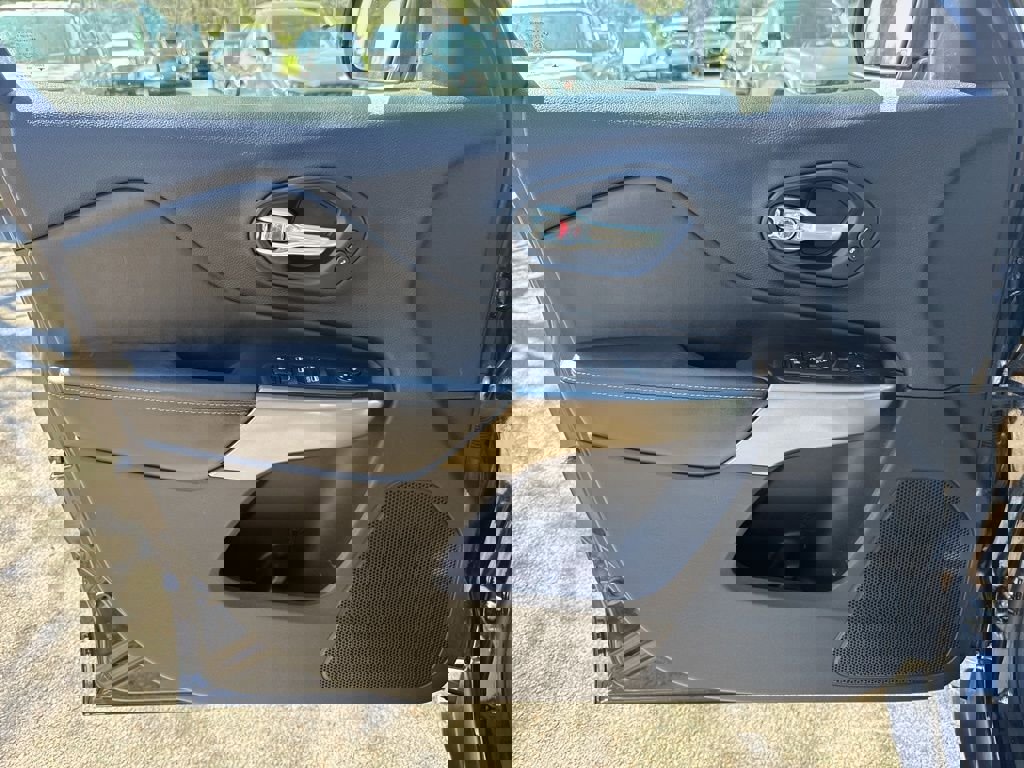 Used 2019 Jeep Cherokee Limited w/ Luxury Group image 23