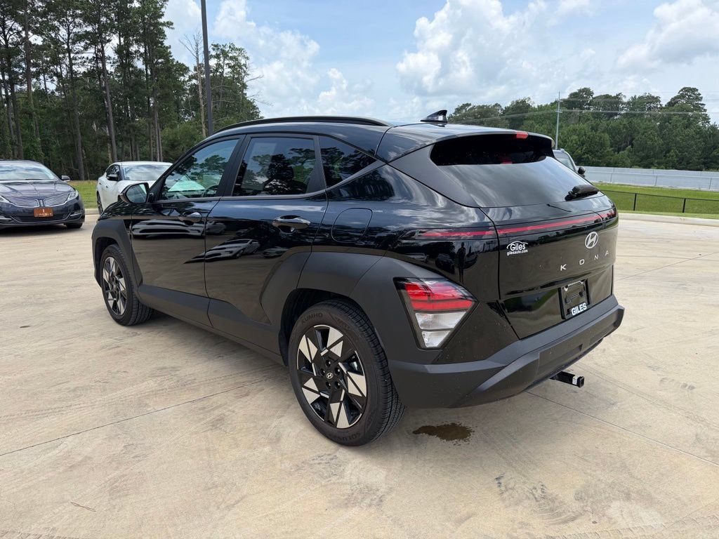 Certified 2025 Hyundai Kona SEL FWD image 3