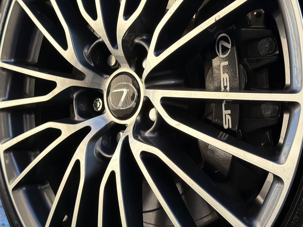 Used 2015 Lexus RC F image 6