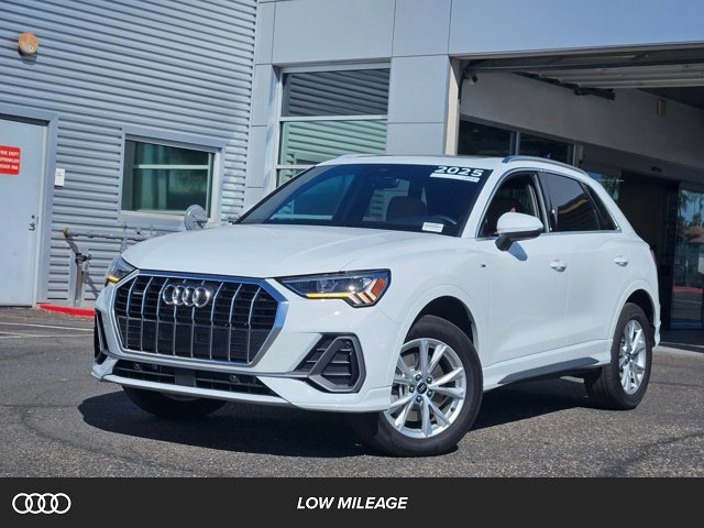 Used 2025 Audi Q3 2.0T Premium image 1
