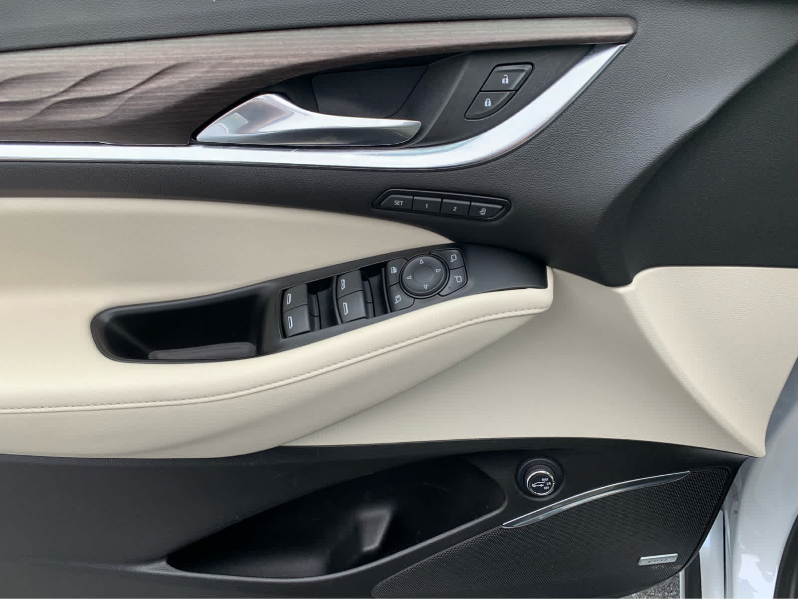 Used 2024 Buick Enclave Avenir w/ Avenir Technology Package FWD image 14