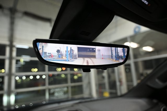 Used 2019 Chevrolet Silverado 1500 High Country w/ Technology Package image 18