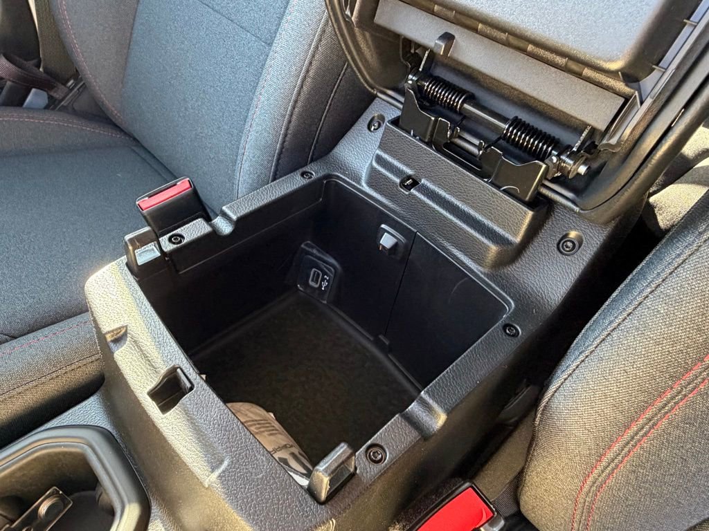 Certified 2024 Jeep Wrangler Unlimited Rubicon w/ Technology Group image 29