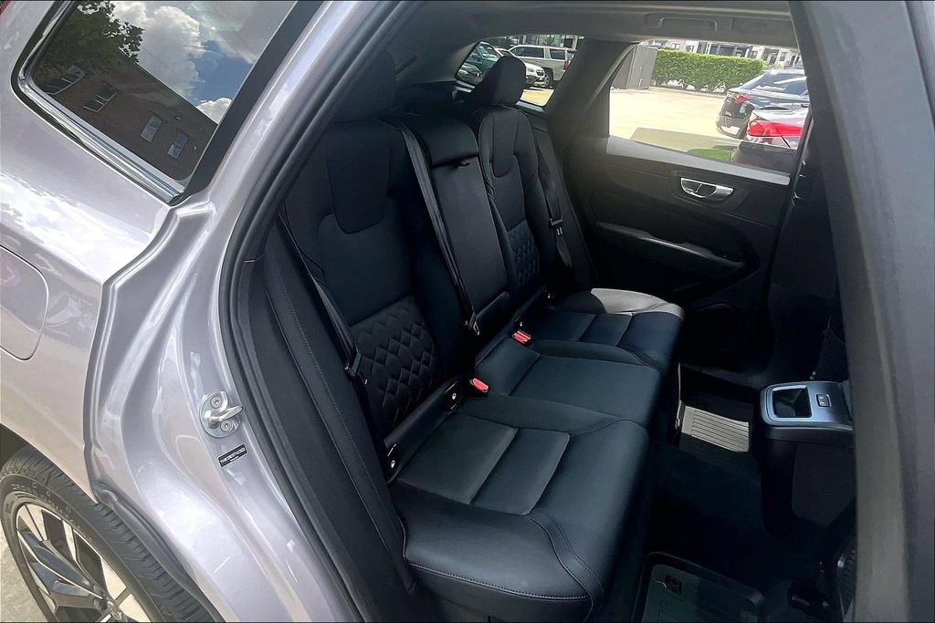 Certified 2026 Volvo XC60 B5 Plus AWD/4WD image 37