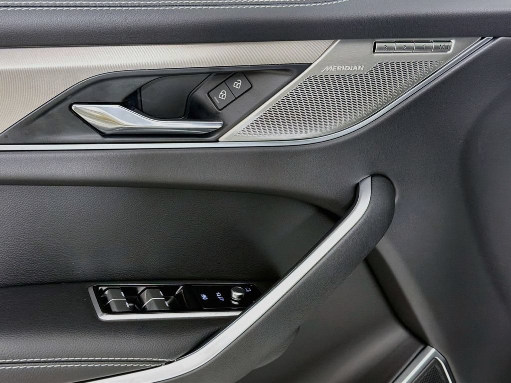 New 2026 Jaguar F-PACE R-Dynamic S AWD/4WD image 18