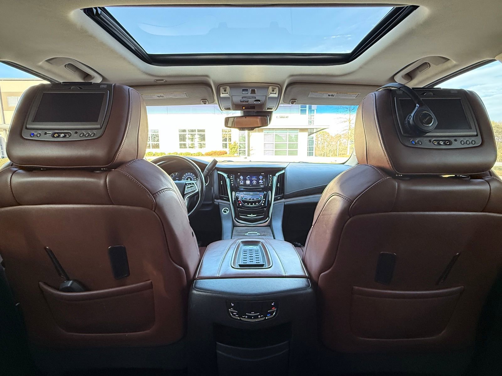 Used 2016 Cadillac Escalade Luxury image 31