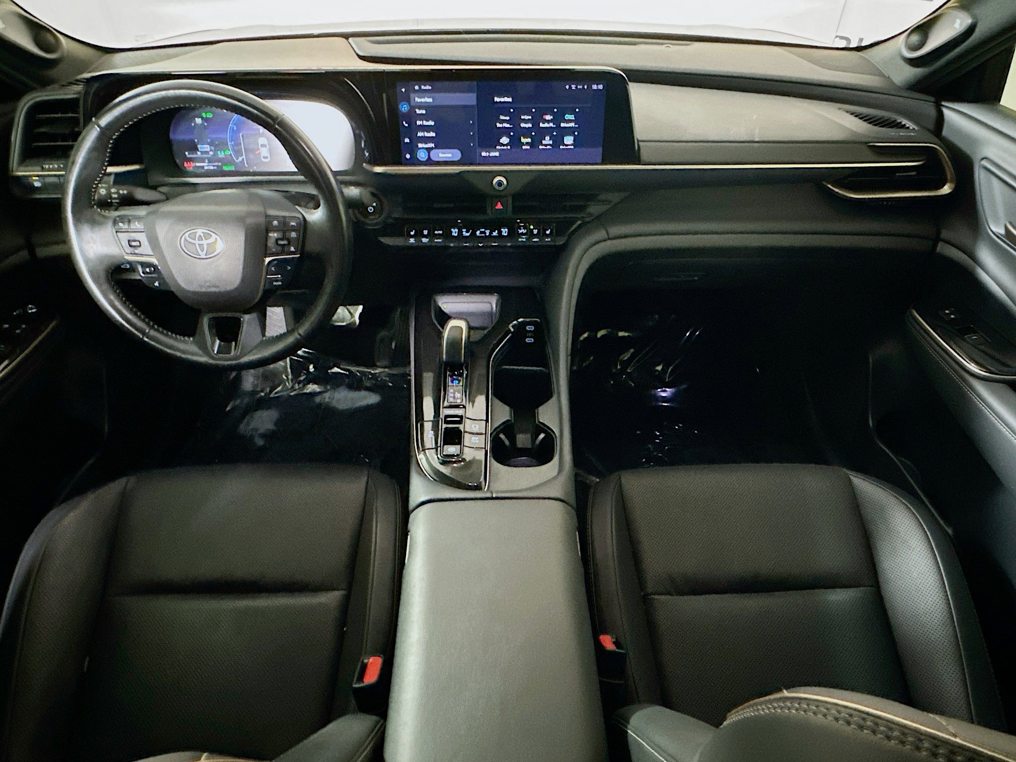 Used 2024 Toyota Crown Limited image 27