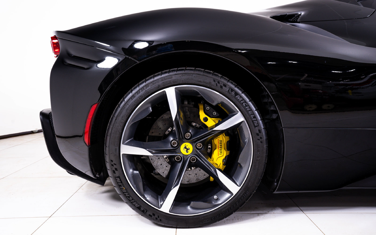 Used 2022 Ferrari SF90 Spider AWD/4WD image 21