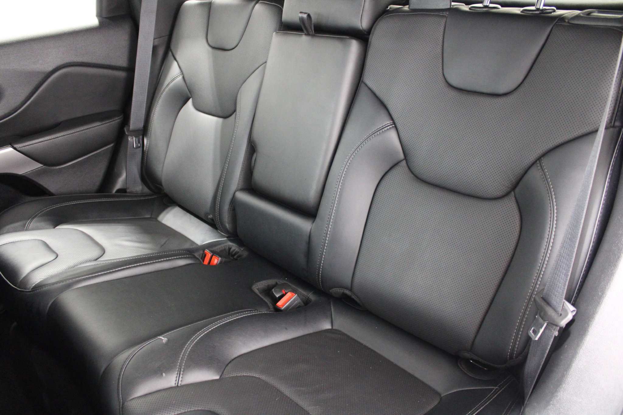 Used 2022 Jeep Cherokee Latitude Lux AWD/4WD image 18