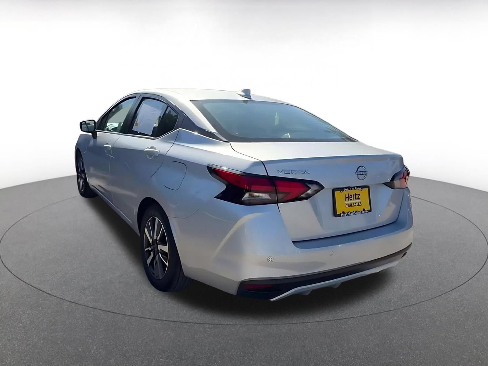 Used 2025 Nissan Versa SV FWD image 10