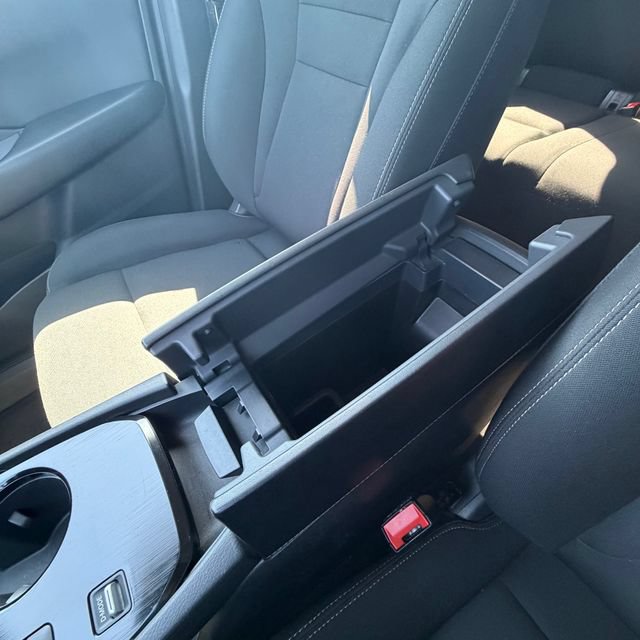 Used 2024 Nissan Rogue S FWD image 28