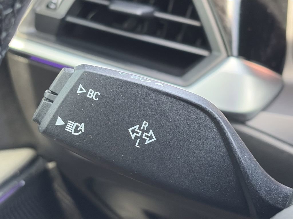 Used 2021 BMW 330e xDrive w/ Premium Package image 9