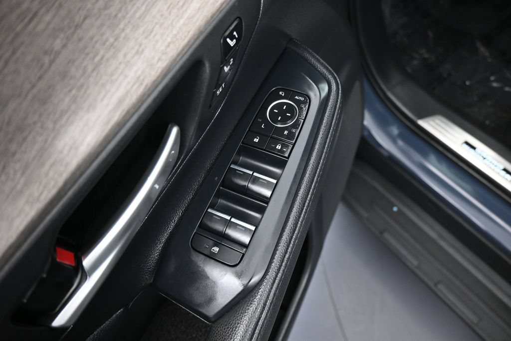 Used 2025 Toyota Grand Highlander FWD image 15