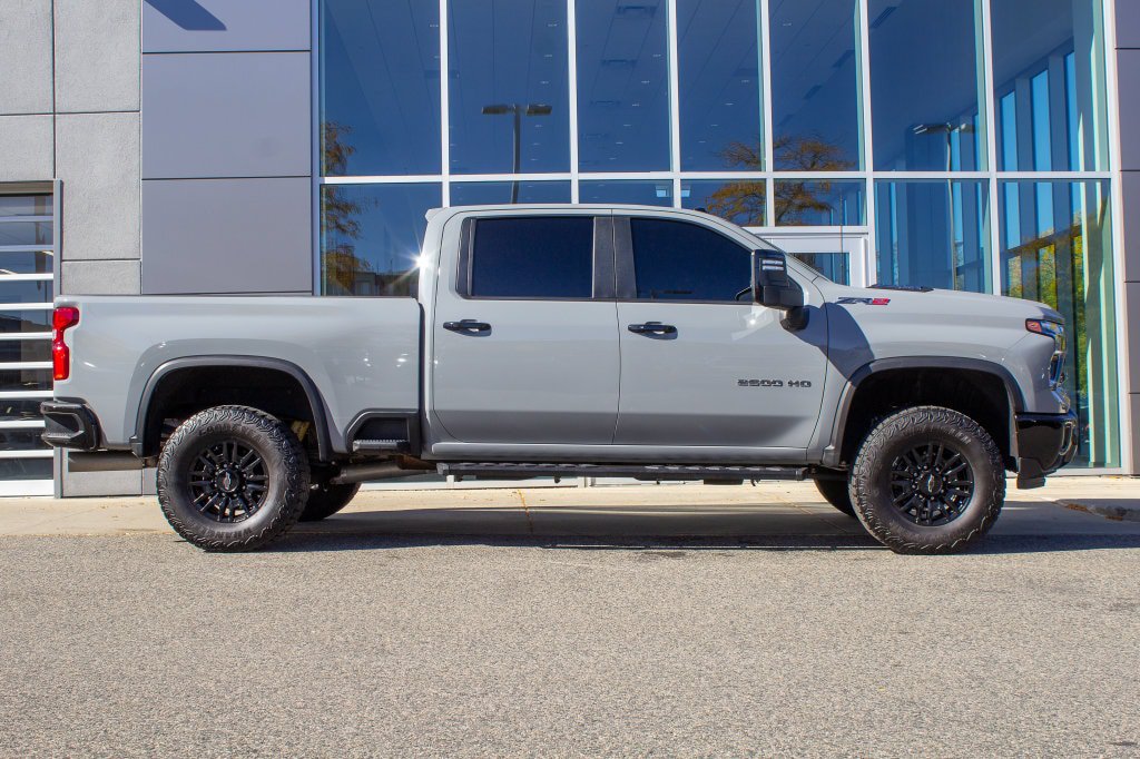 Used 2024 Chevrolet Silverado 2500 ZR2 AWD/4WD image 4
