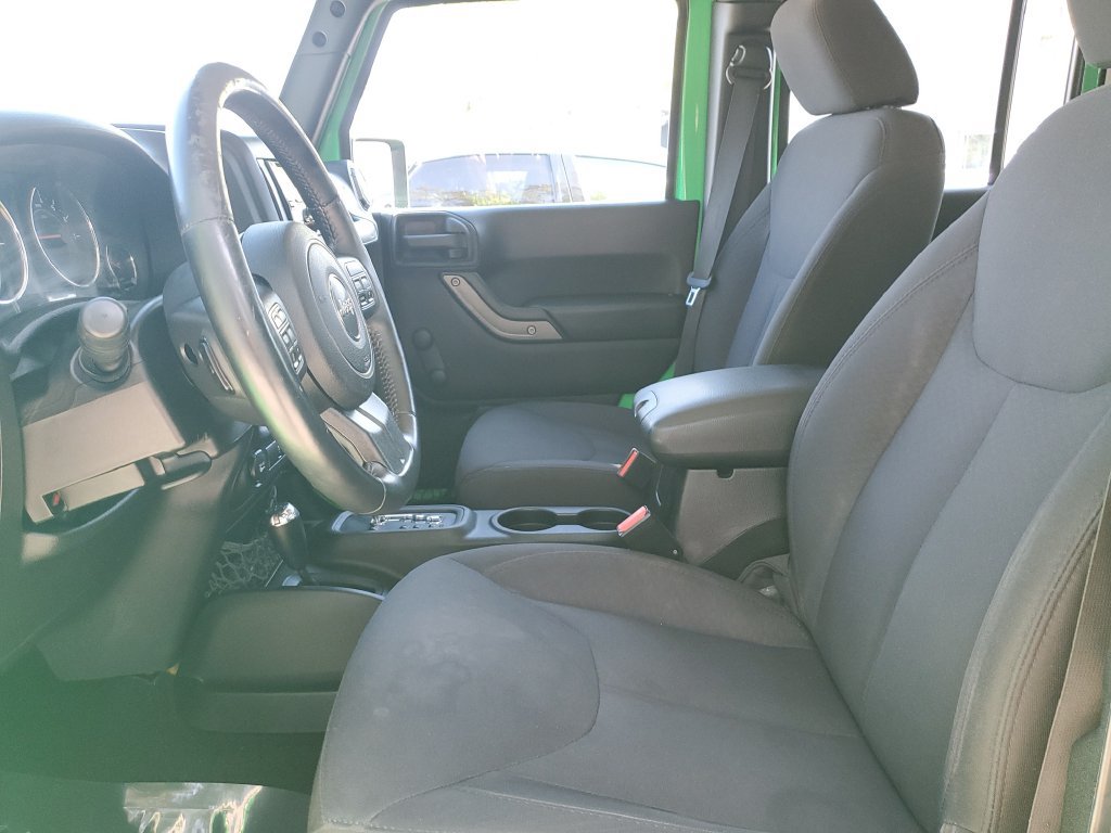 Used 2015 Jeep Wrangler Unlimited Sport w/ Connectivity Group AWD/4WD image 22