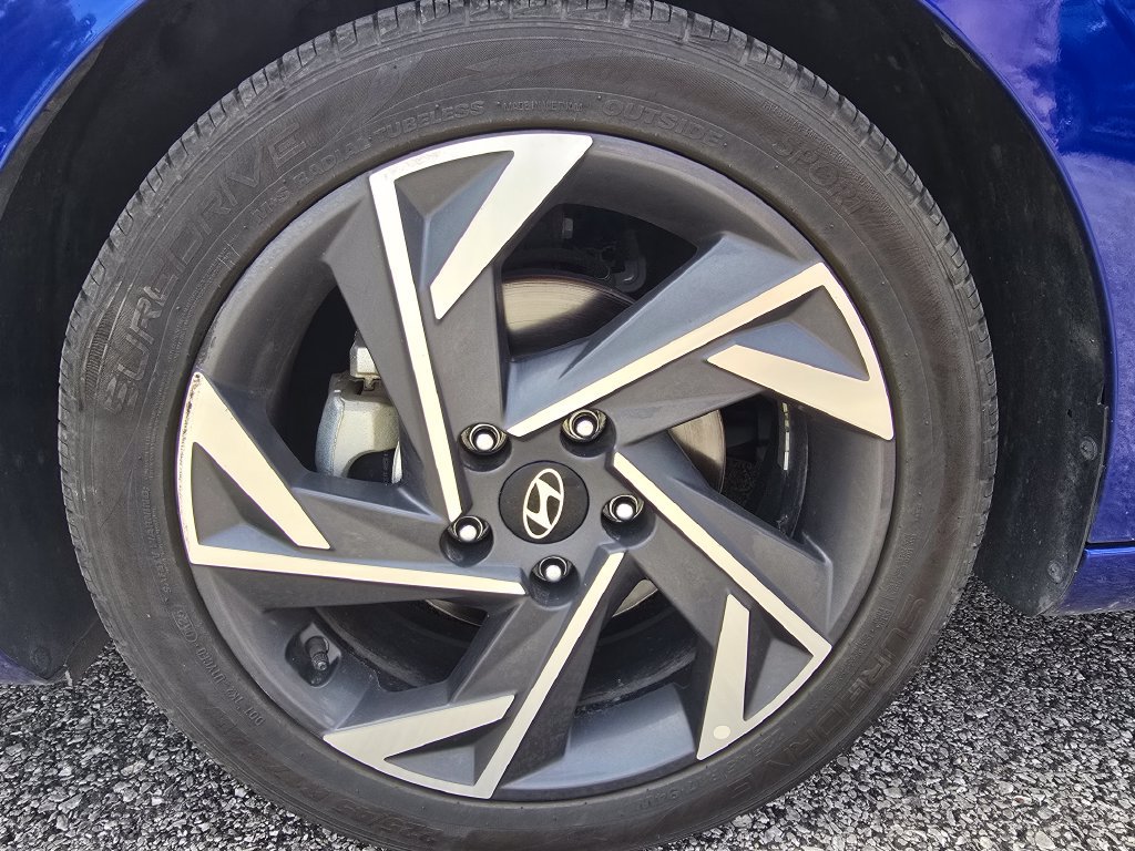 Used 2025 Hyundai Elantra SEL FWD image 18