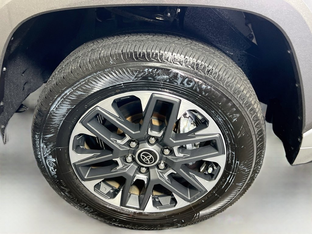 Used 2023 Toyota Tundra Limited AWD/4WD image 11