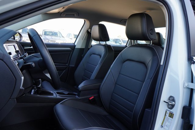 Used 2023 Volkswagen Jetta SE image 19